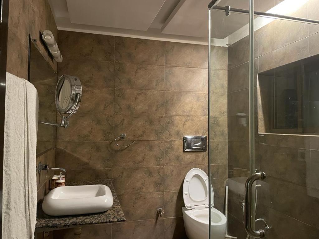 Hotel The Riviera Islamabad Exterior foto